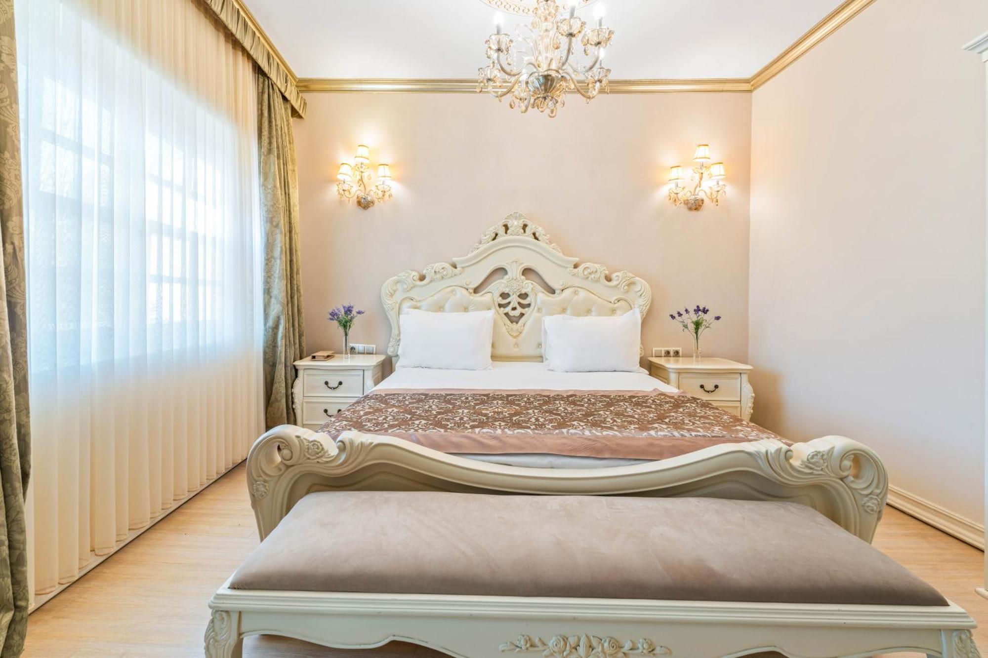 Elegance East
