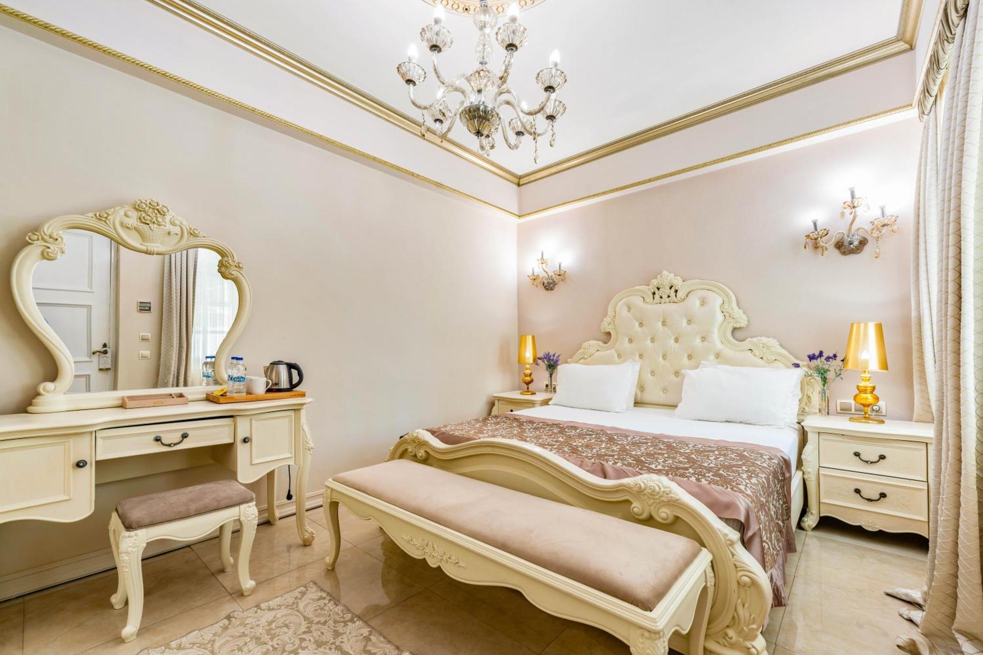 Hotel Elegance East 4*