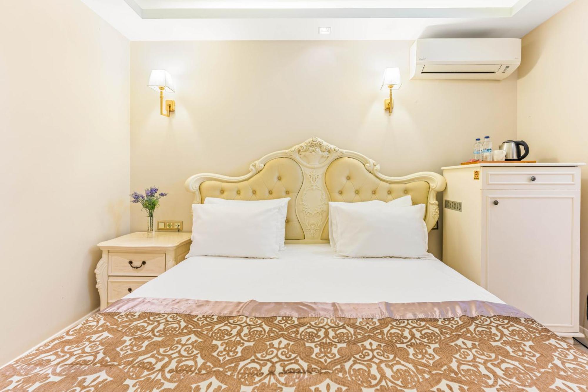 Elegance East Hotel