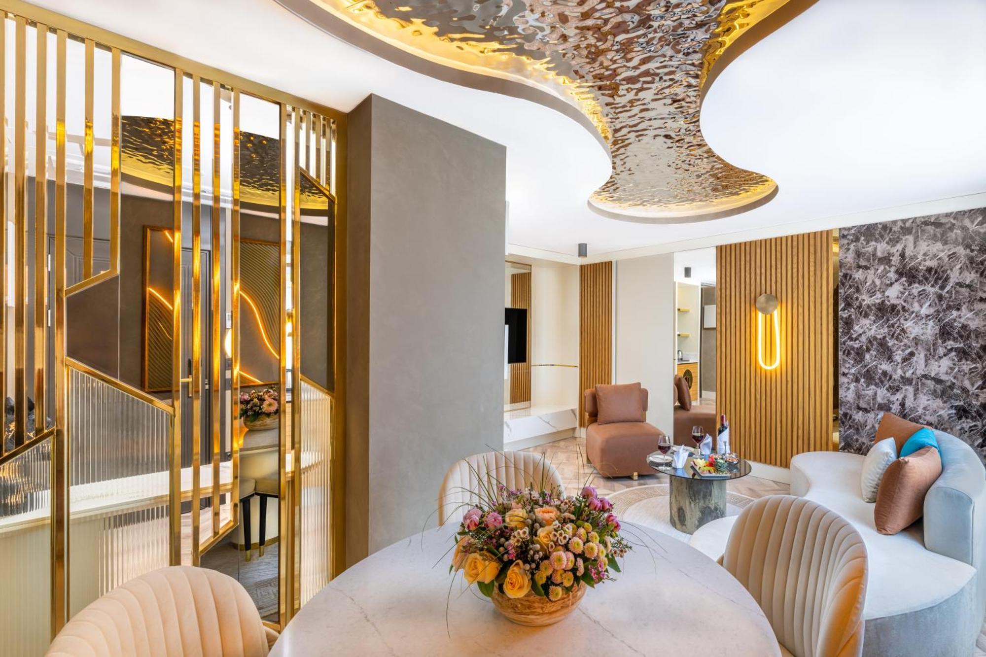 Lexia Hotel *