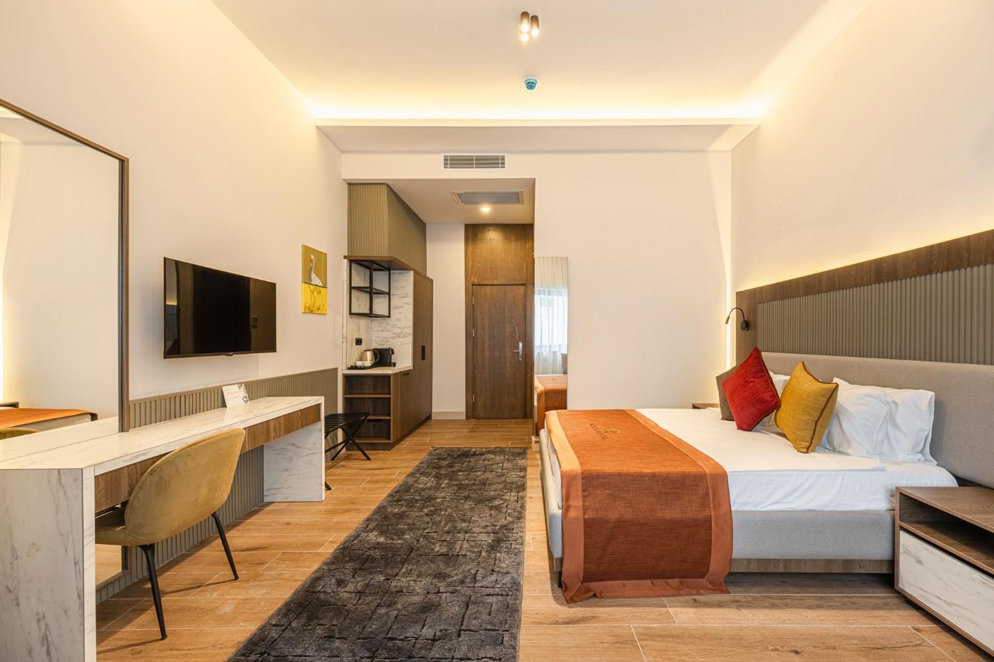 Nuca Homes Hotel *
