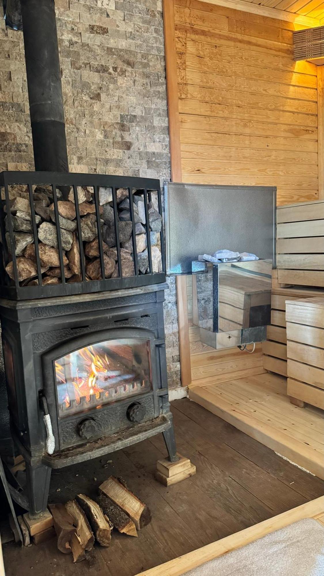 Chalet Lounge