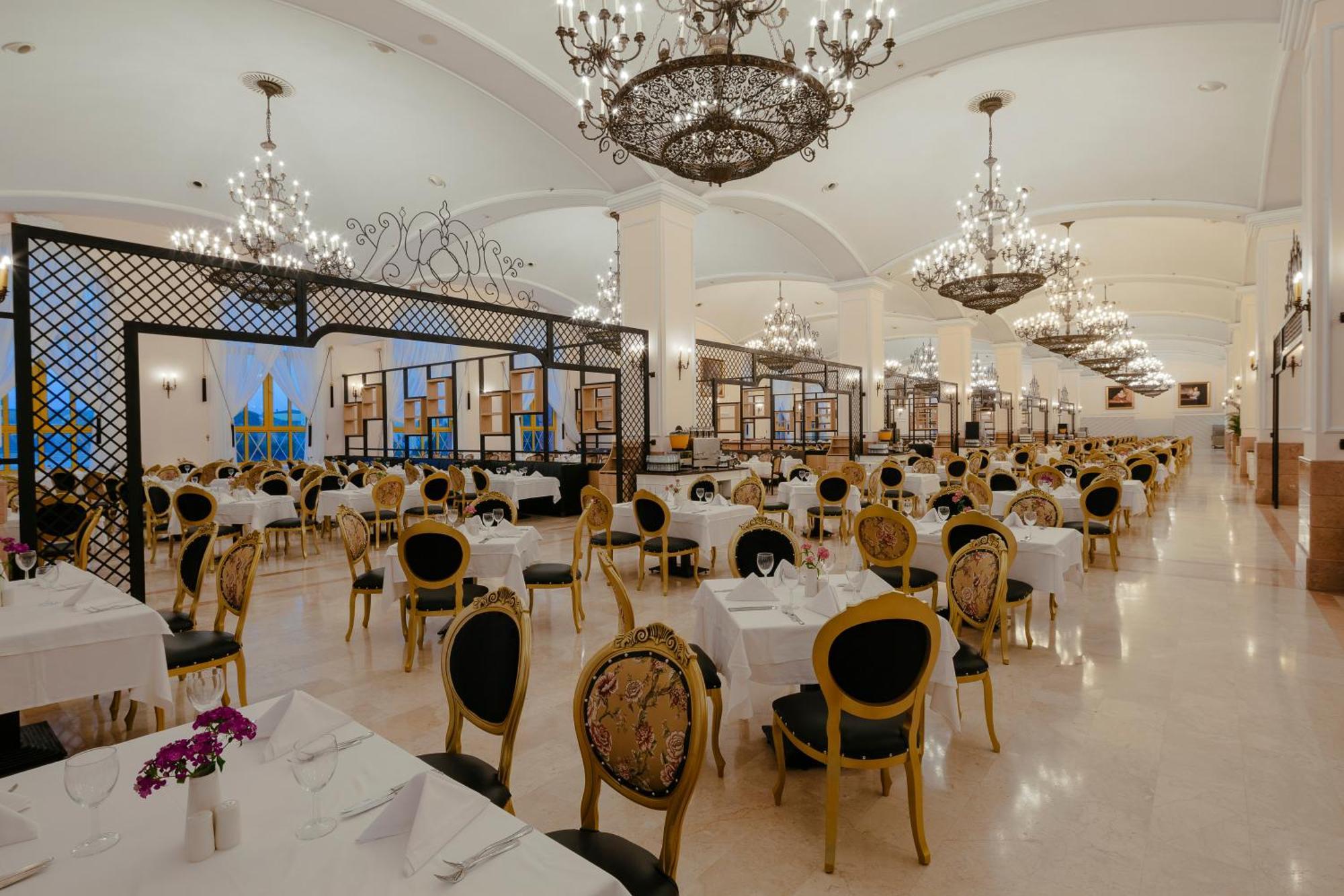 Resort Asteria Kremlin Palace