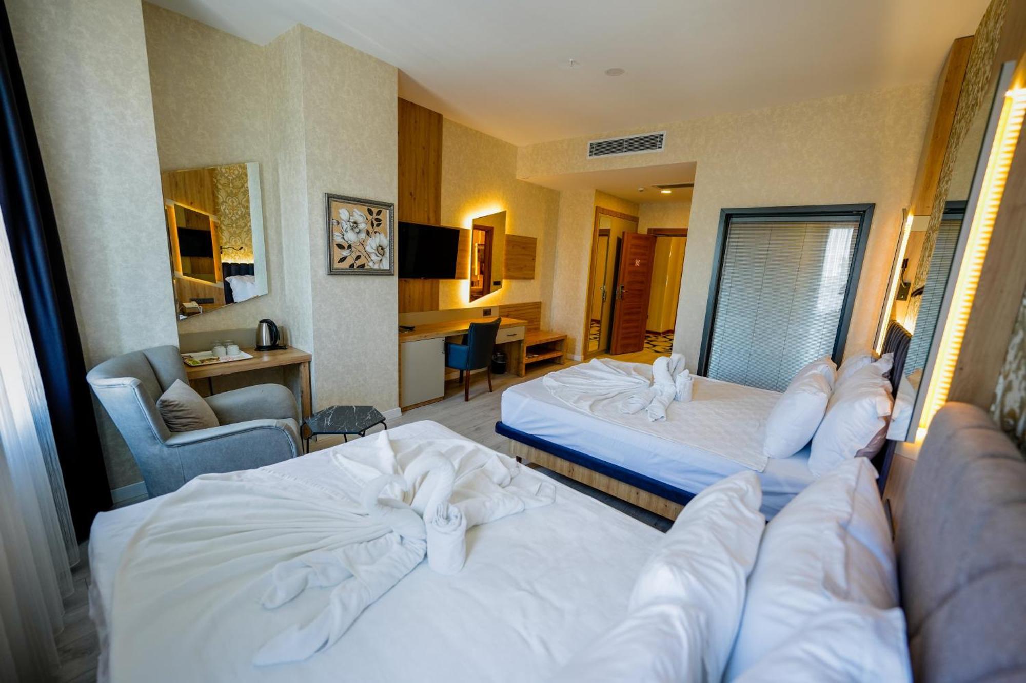 Otel Isnova Airport 4*
