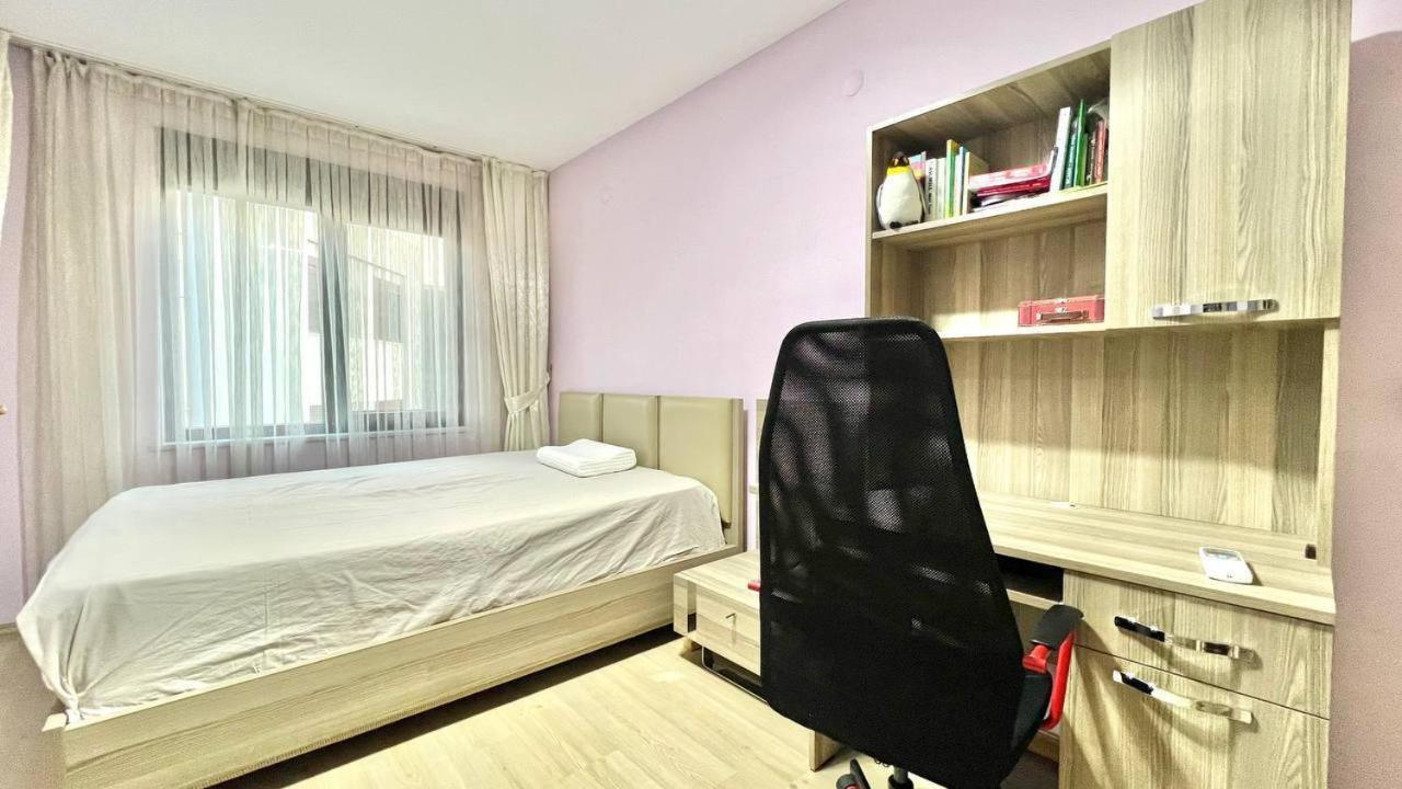 Apartment Sunny In *