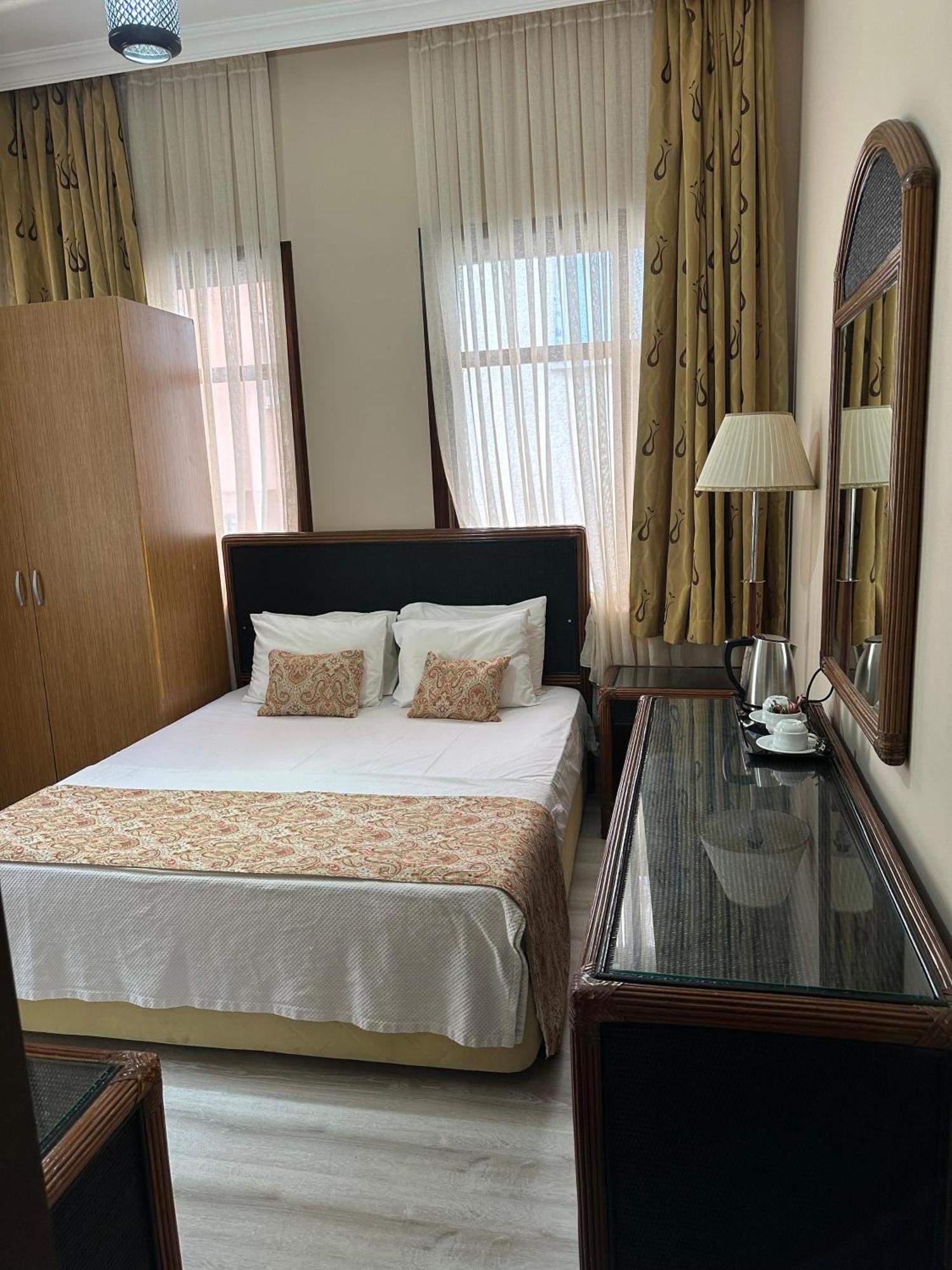Hotel Loost Town