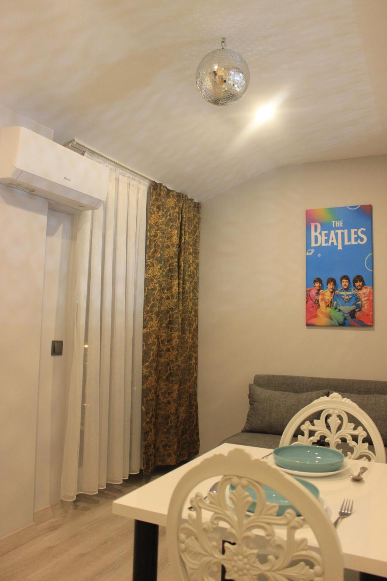 Aparthotel Retro Star *
