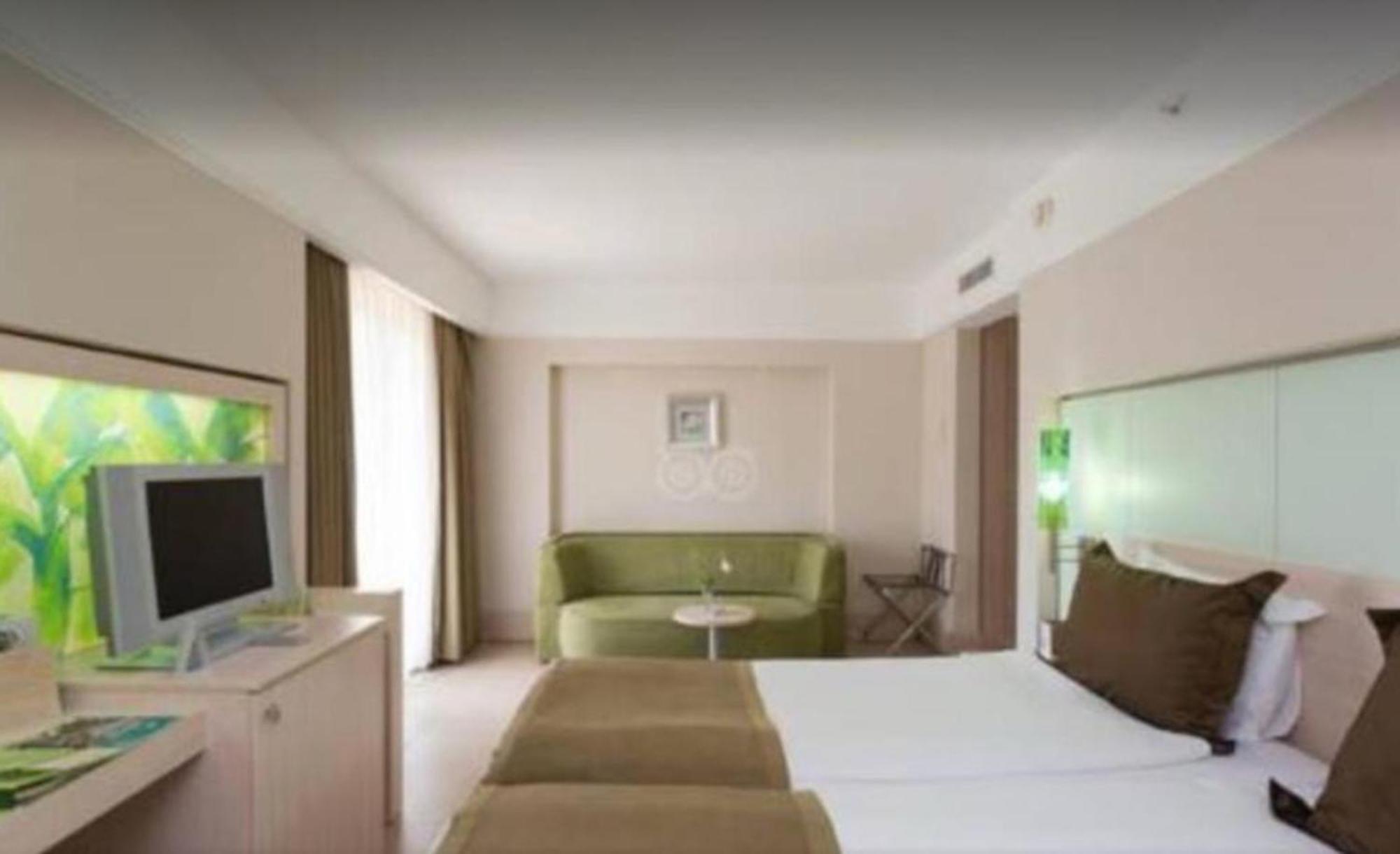 Ambassador & Hotel 4*