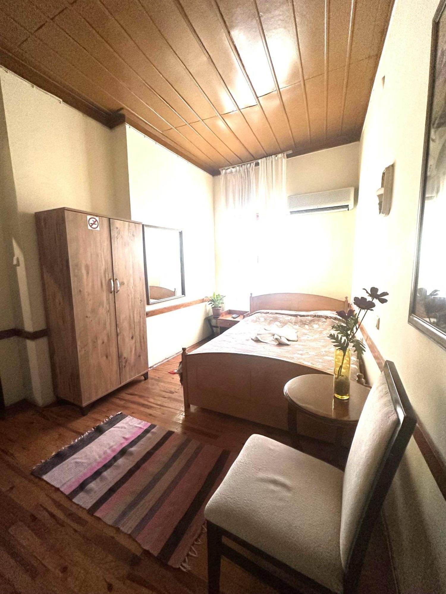 Kont Guest house