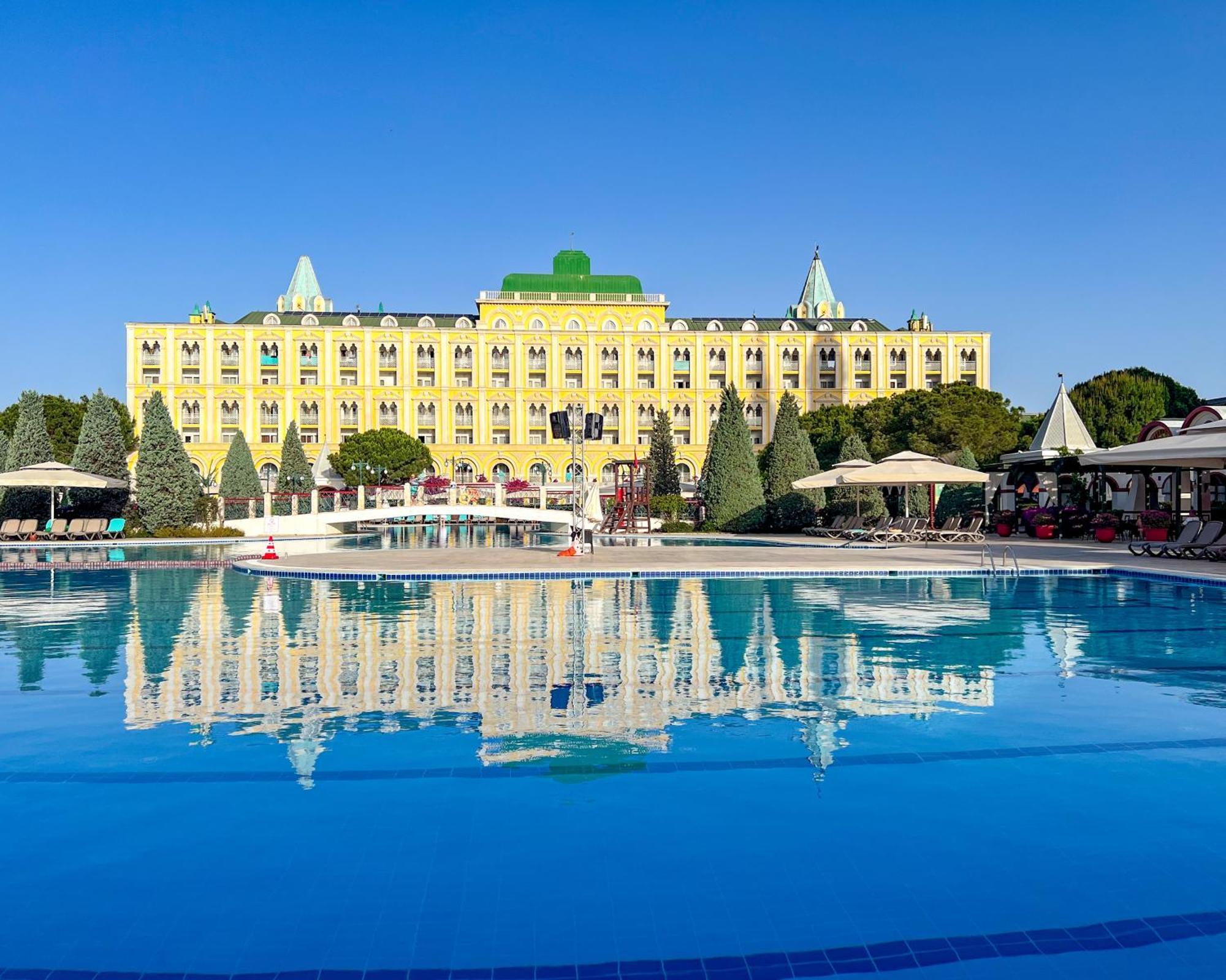 Resort Kremlin Palace Antalya