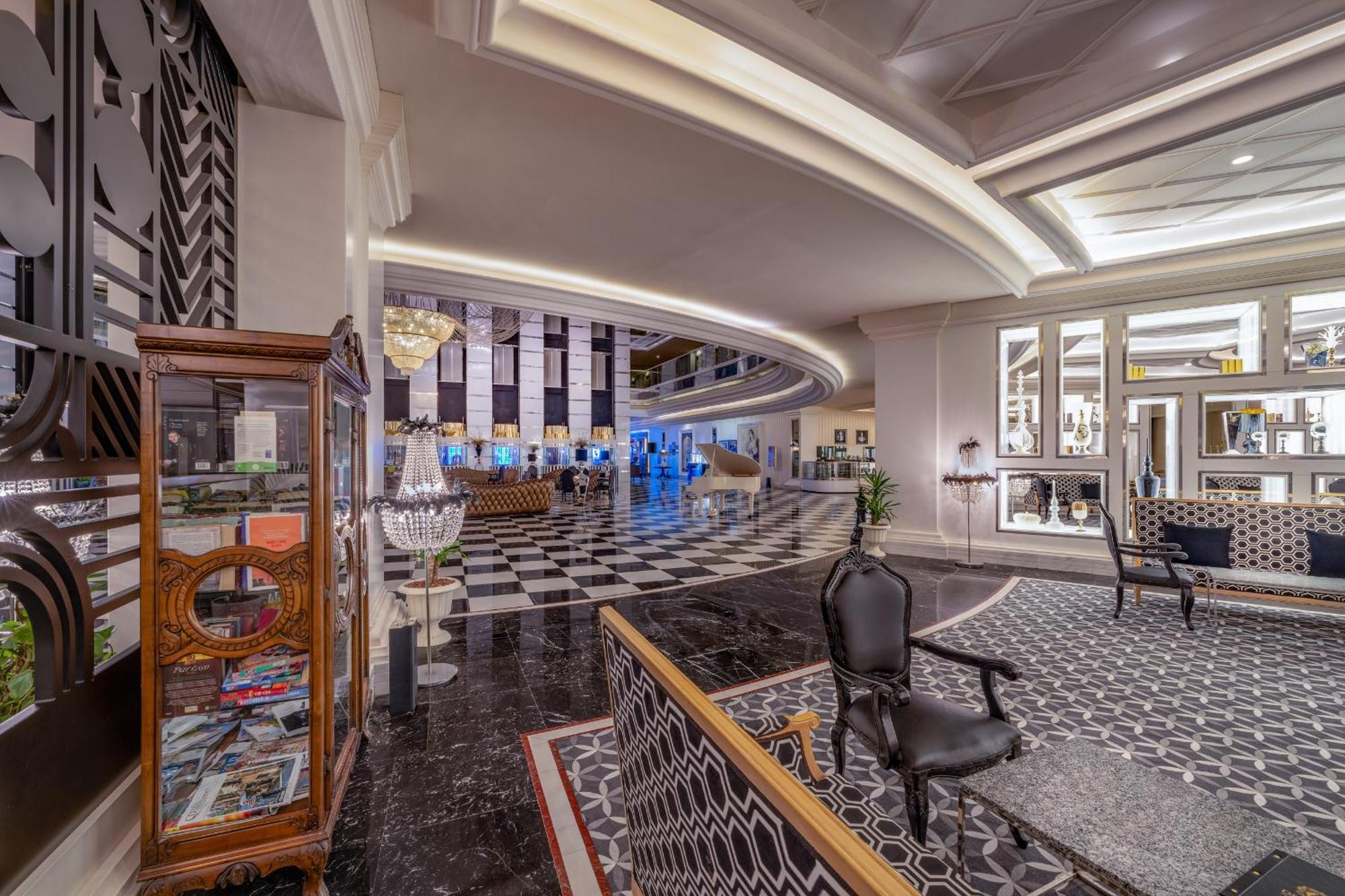 Delphin Imperial Lara 5*