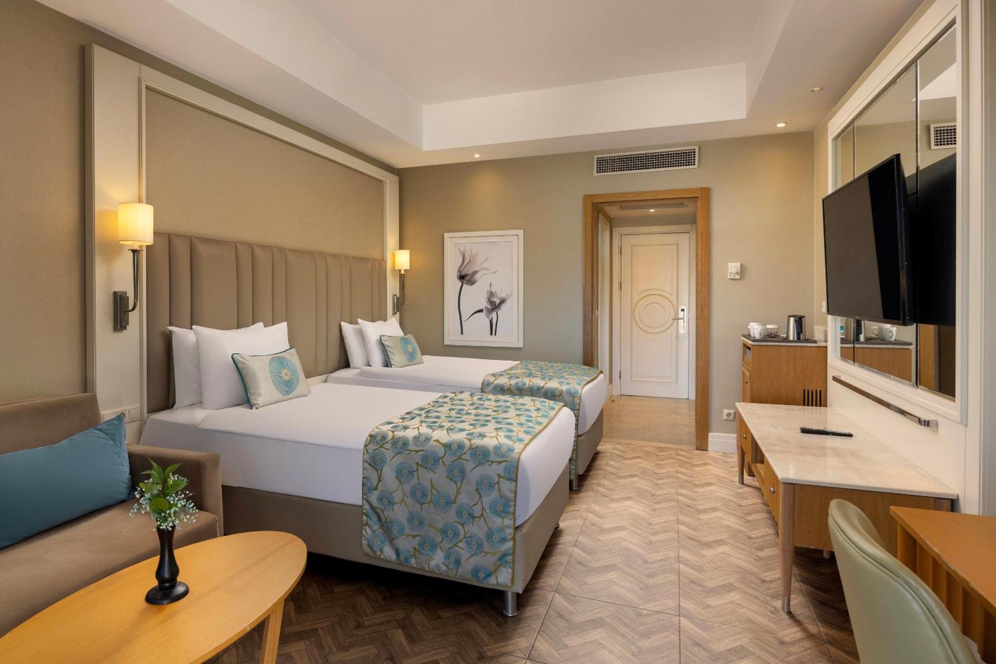 Titanic Lara Resort