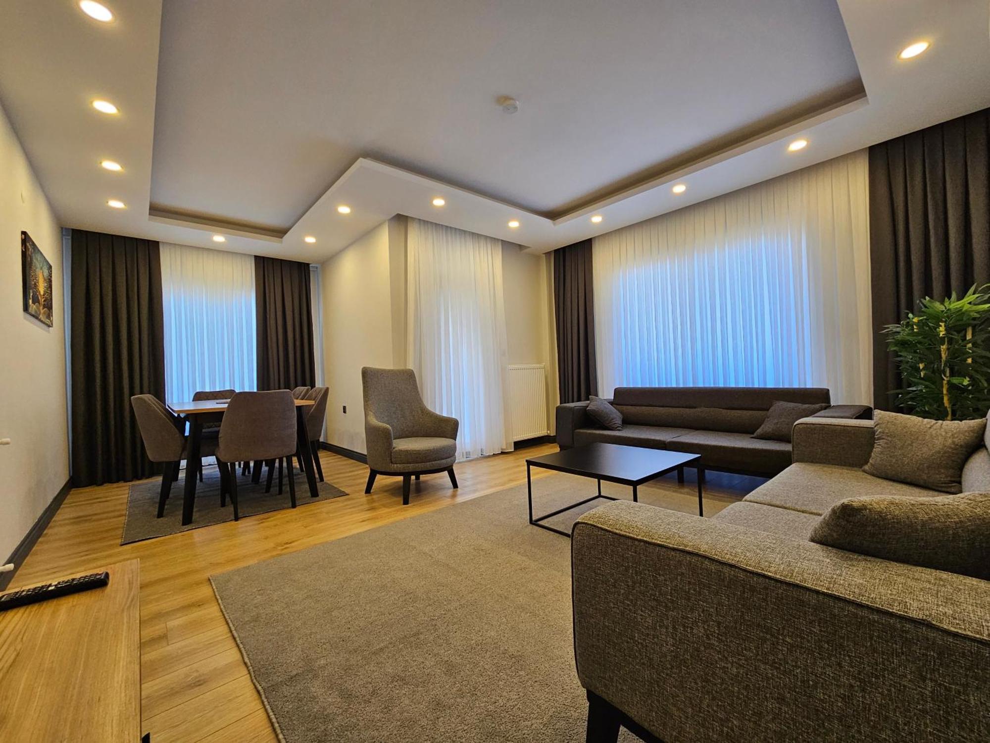 Apartment New Flat&large Living Space 2-6 Near By Lara *