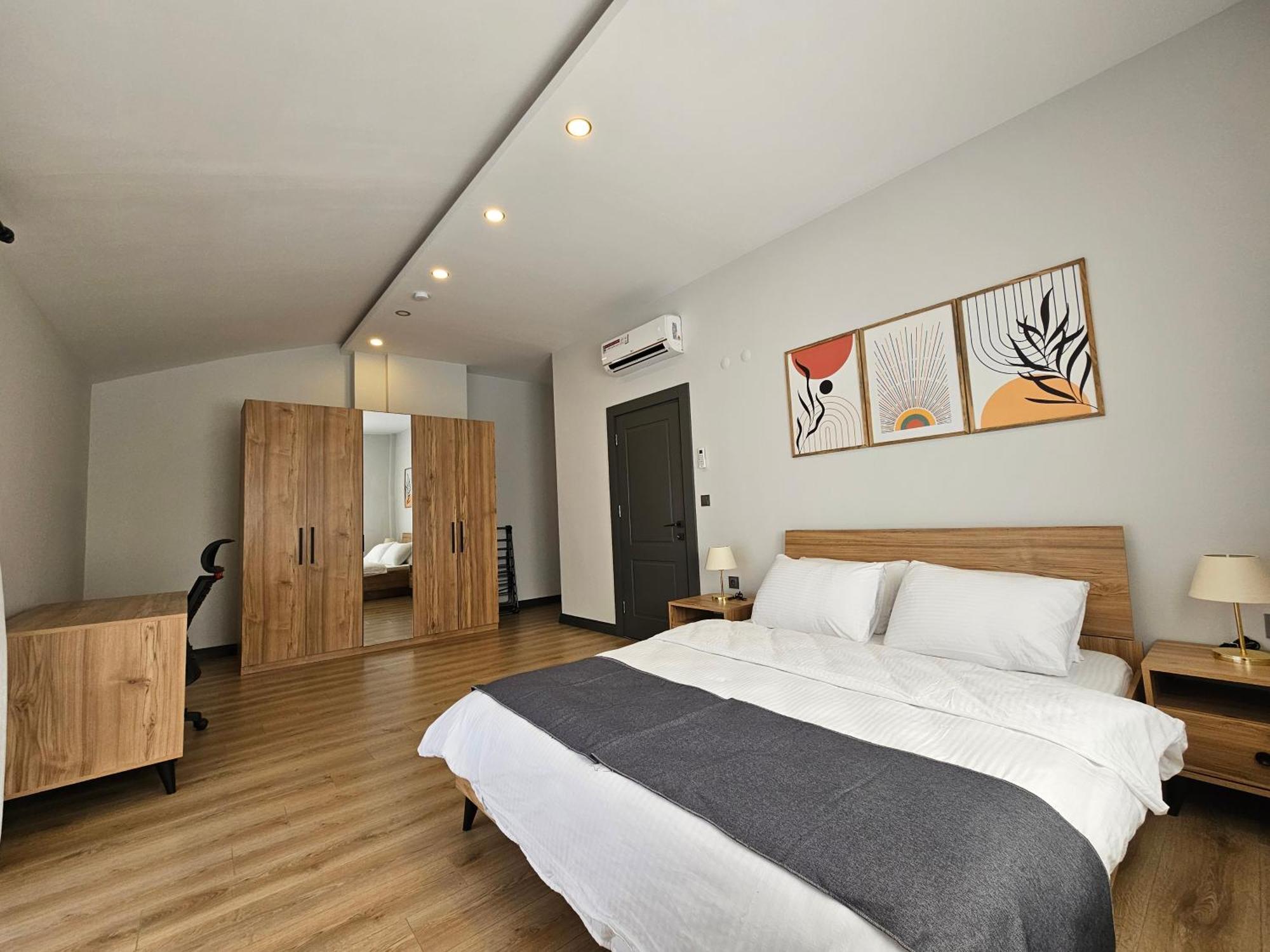 New Flat&large Living Space 2-6 Near By Lara Apartment Antalya