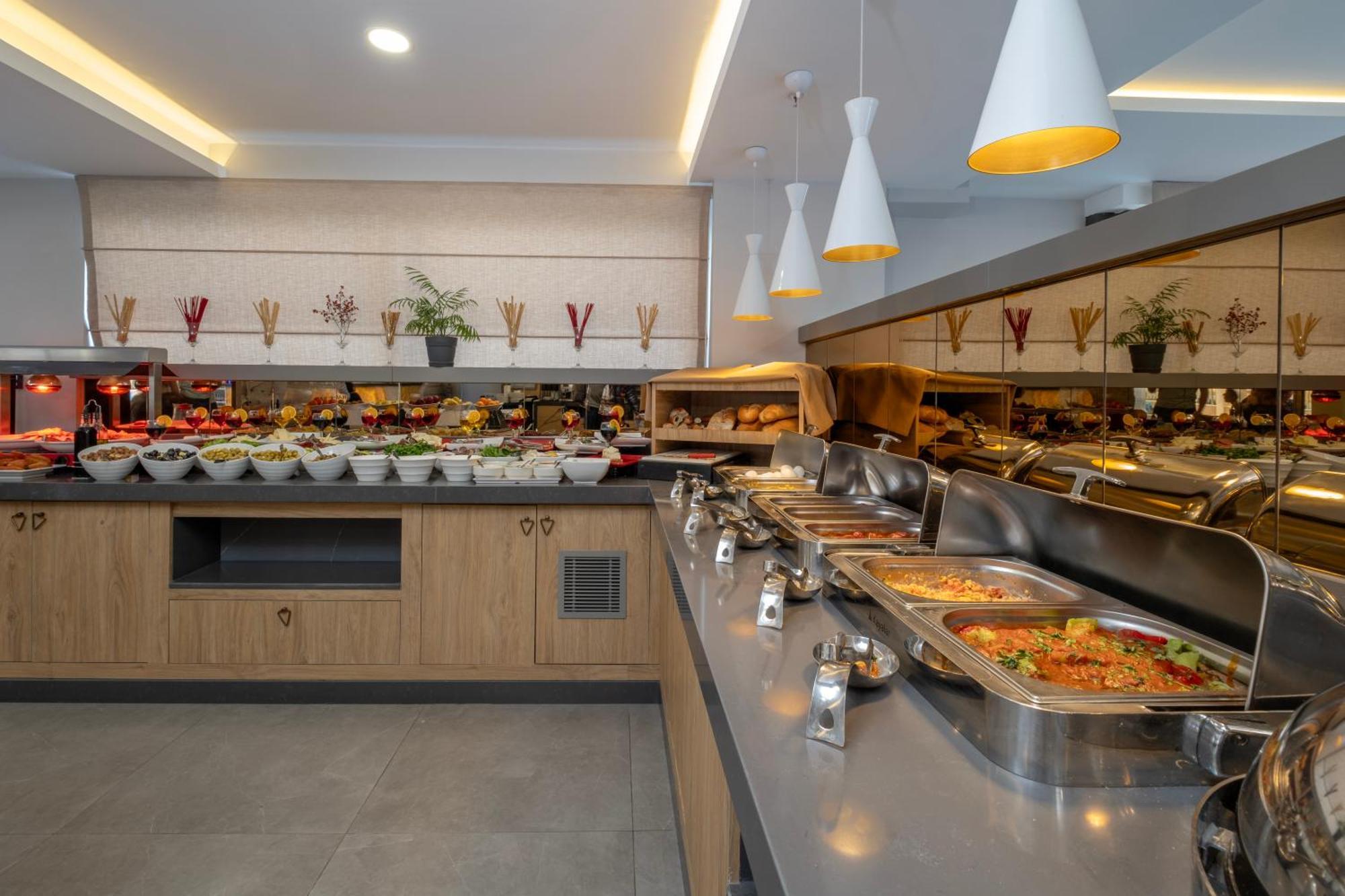 Peramis & 3* Antalya