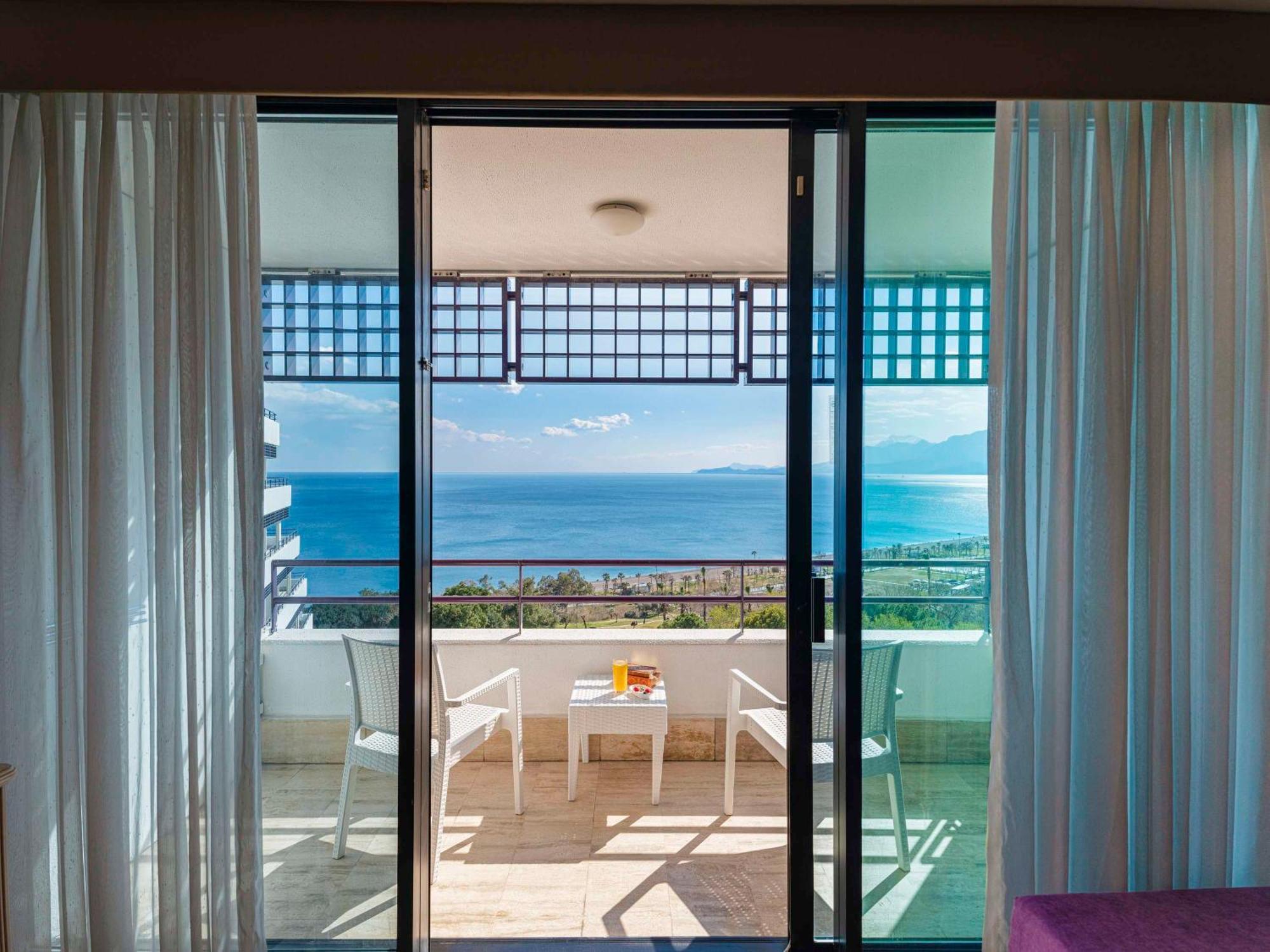 Rixos Downtown - The Land Of Legends Access Otel 5*