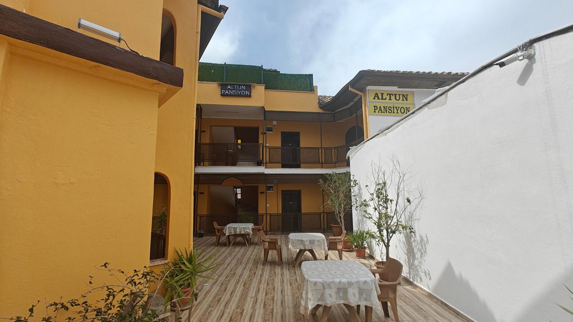 Altun Homestay