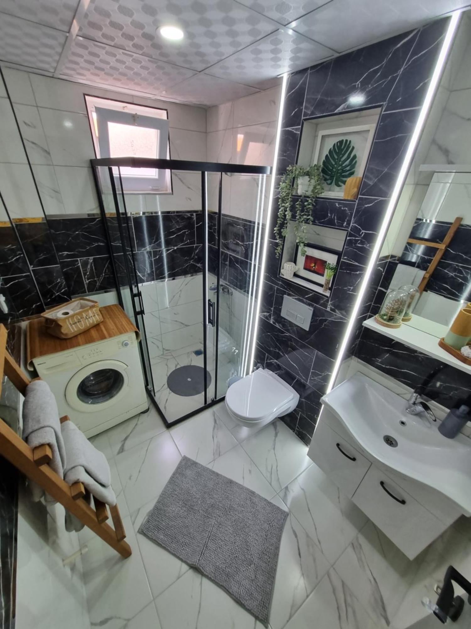 Location 2 Bedroom Apartment