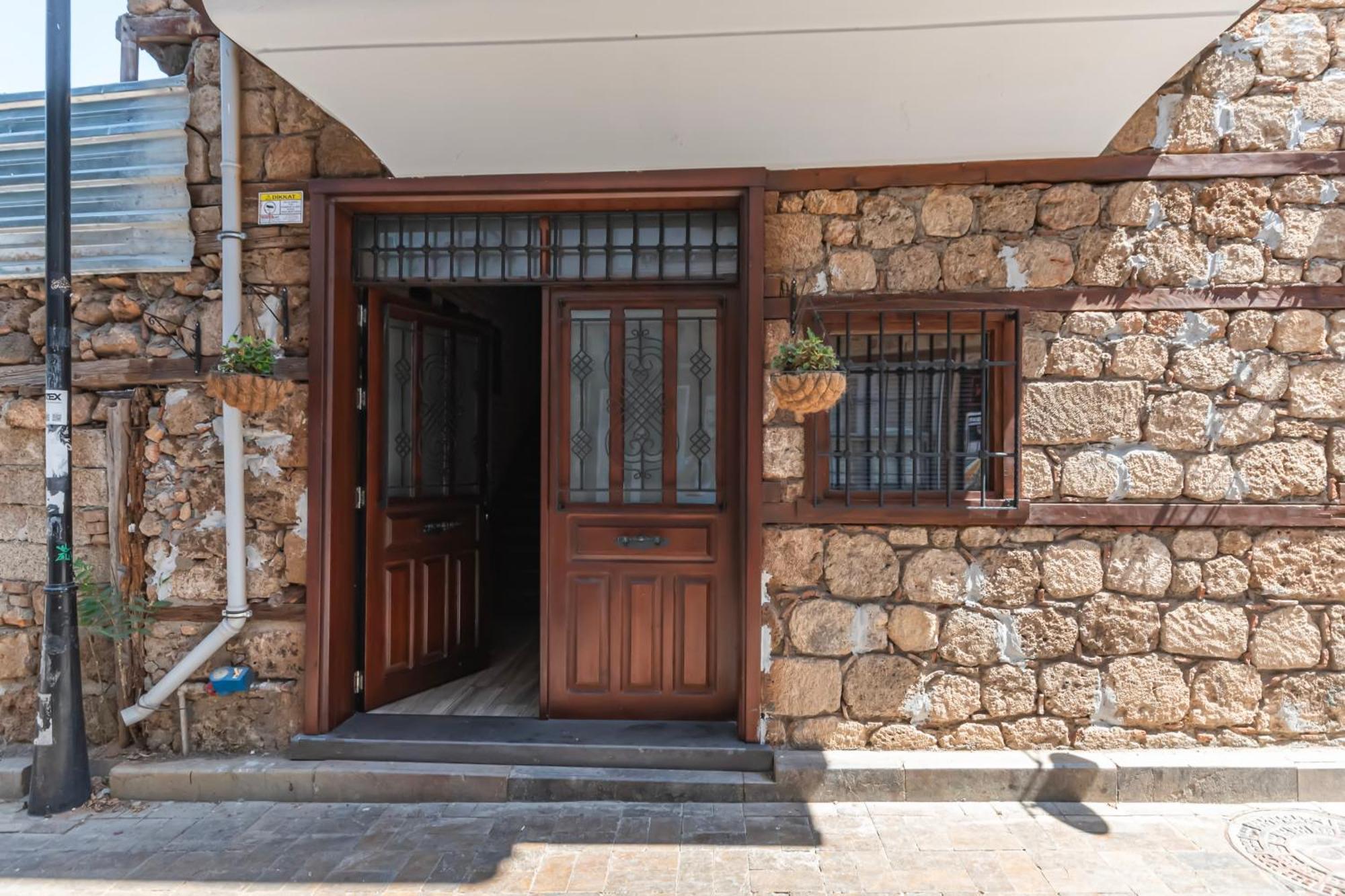 Hadrian S Gate Old Town * Antalya
