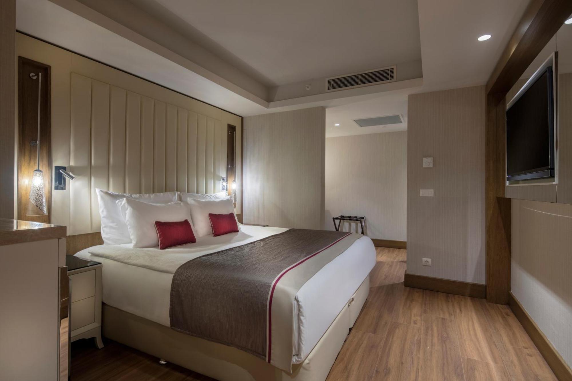 Trendy Lara Hotel 5*