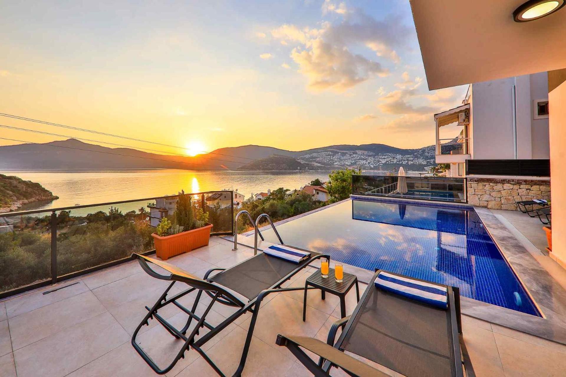 Rainbow Villa *