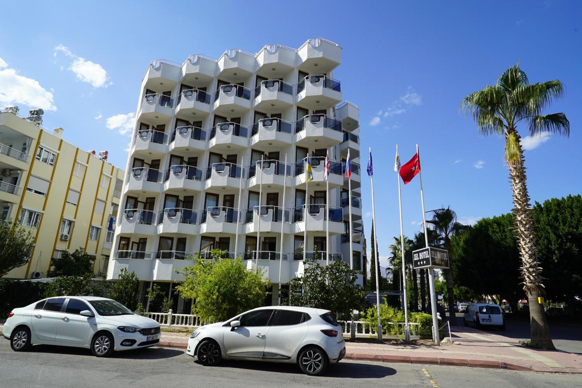 Zel Hotel 3*