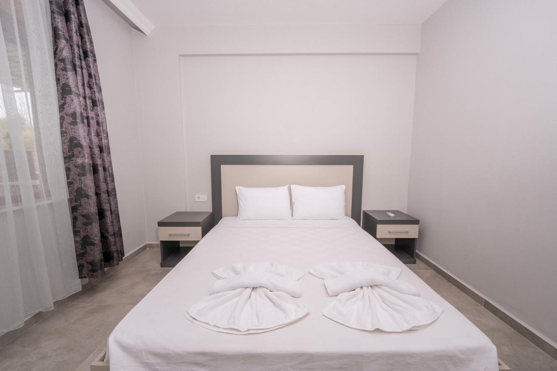 Lara Breeze Homes Apartment *