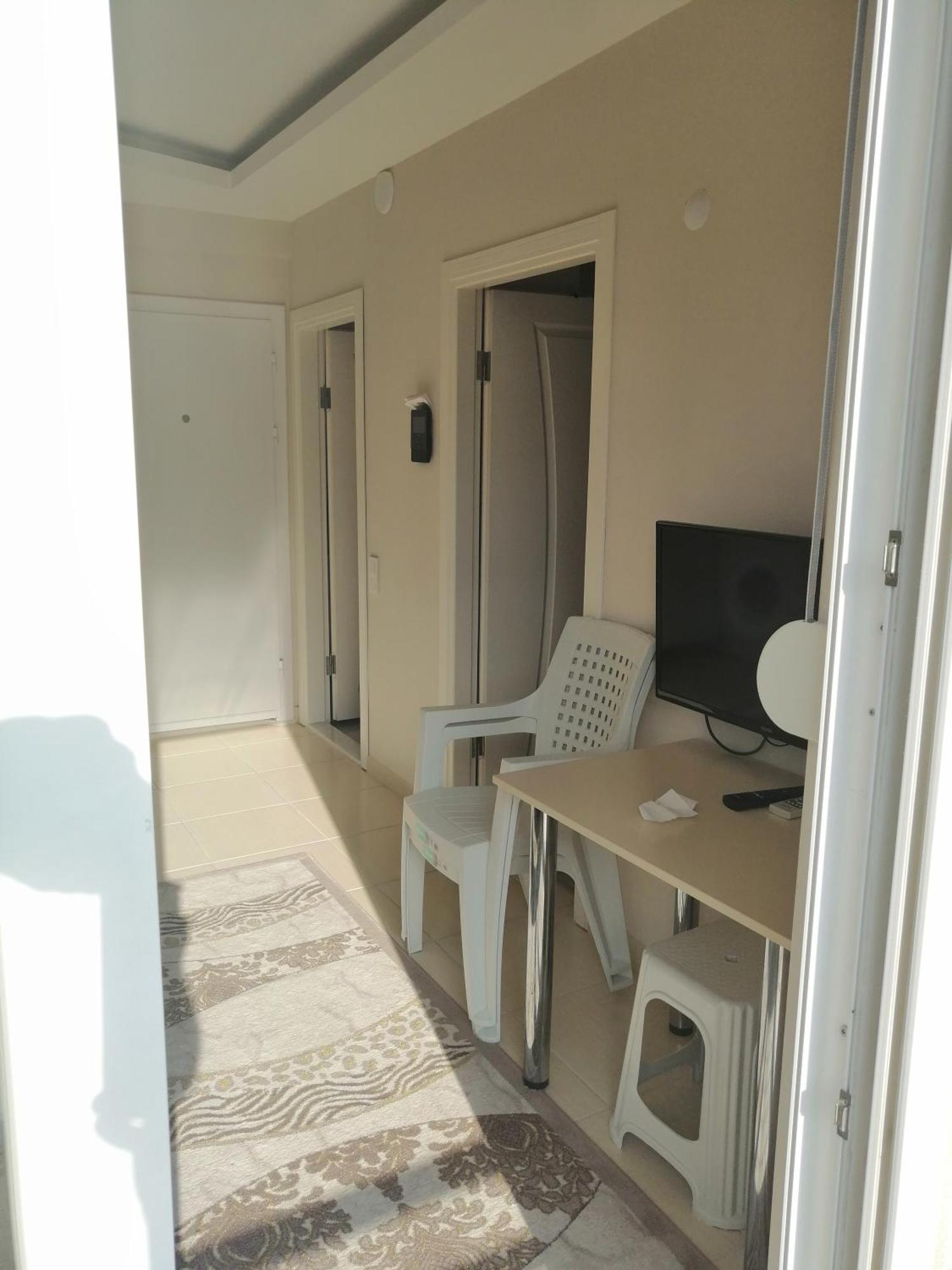 Apart1 *