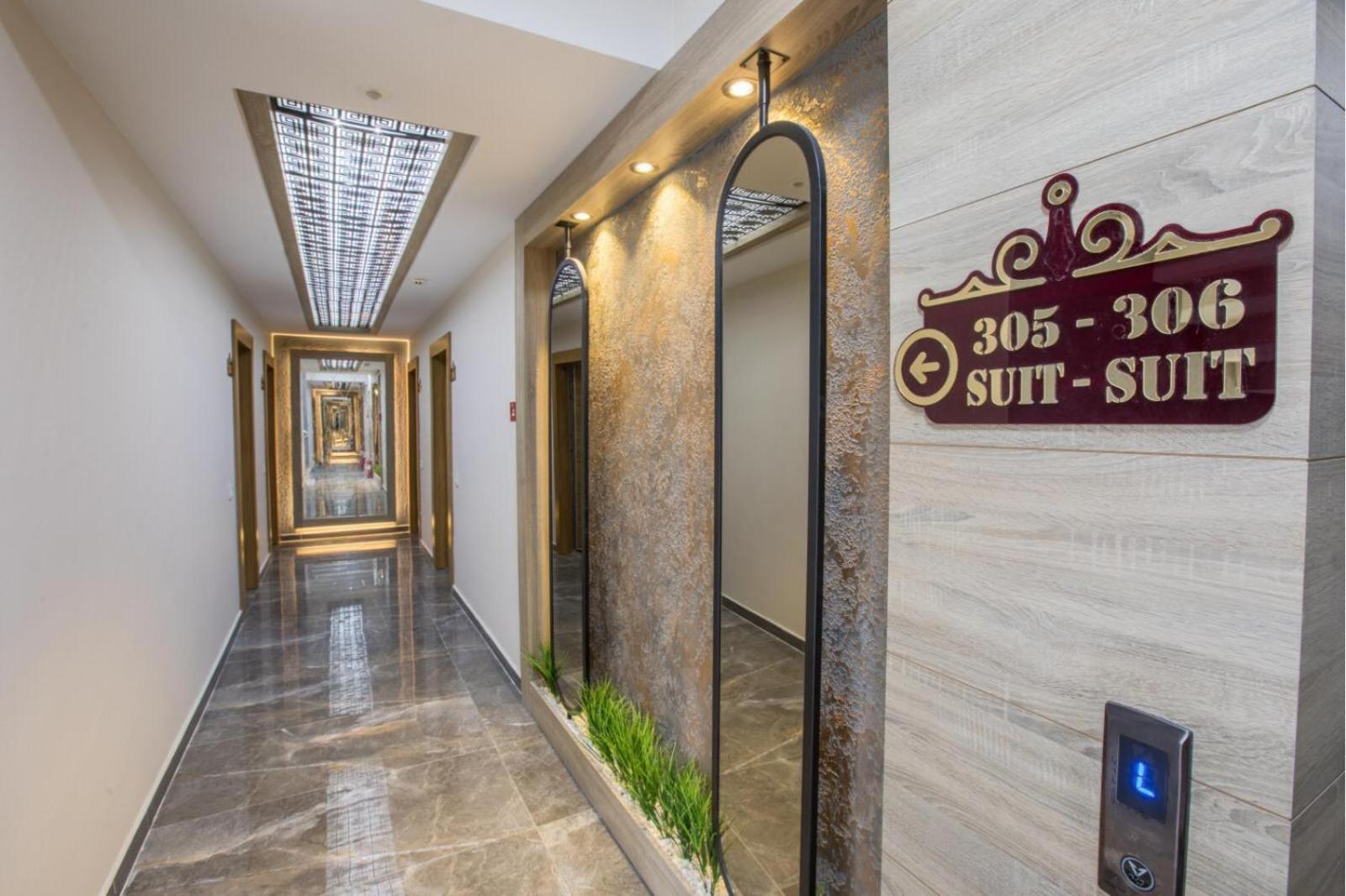 Aparthotel Elanis 3*