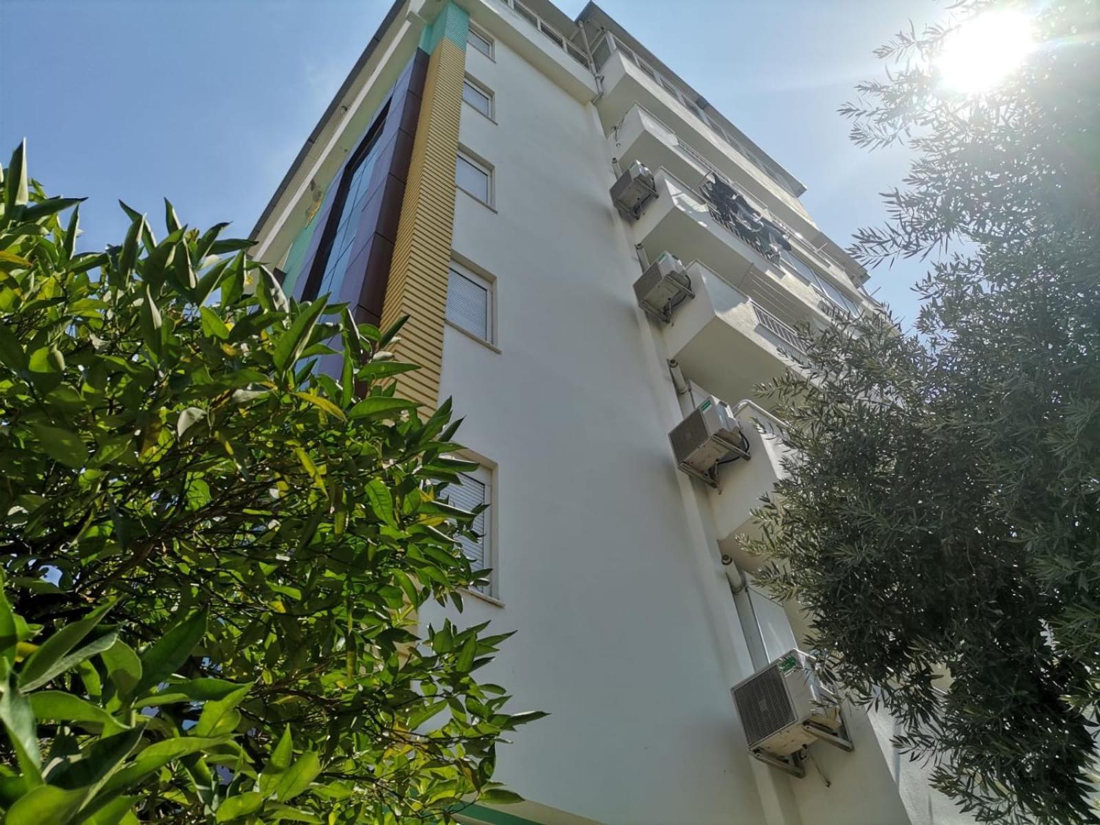 Apart1 Apartment *