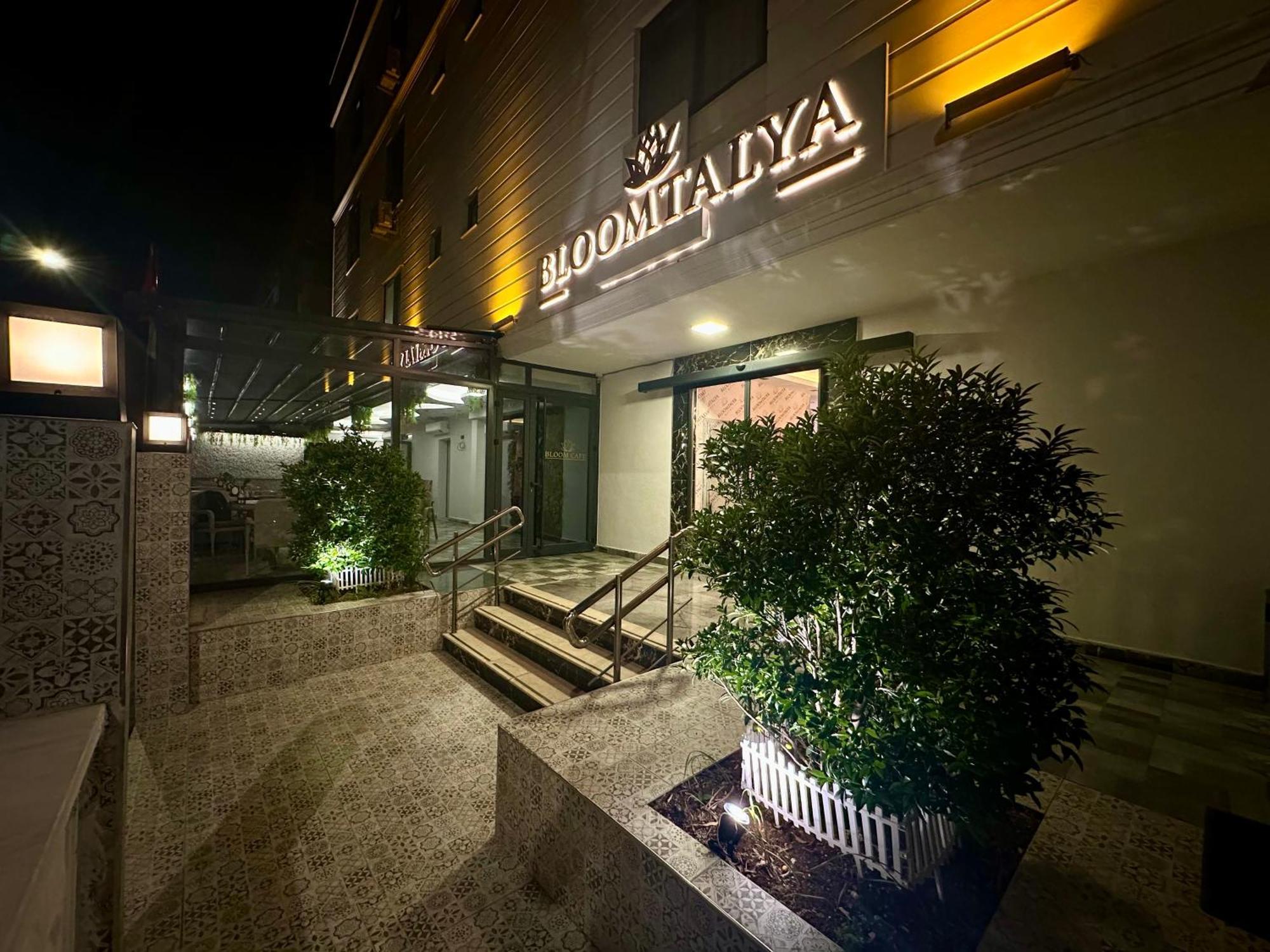 Hotel Bloomtalya *