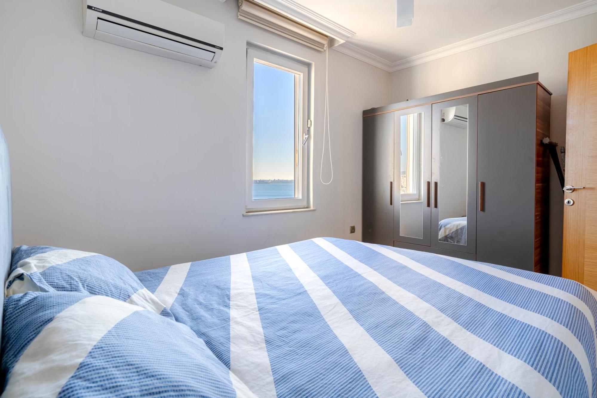 Heart Of The With Unique Views Of The Sea.