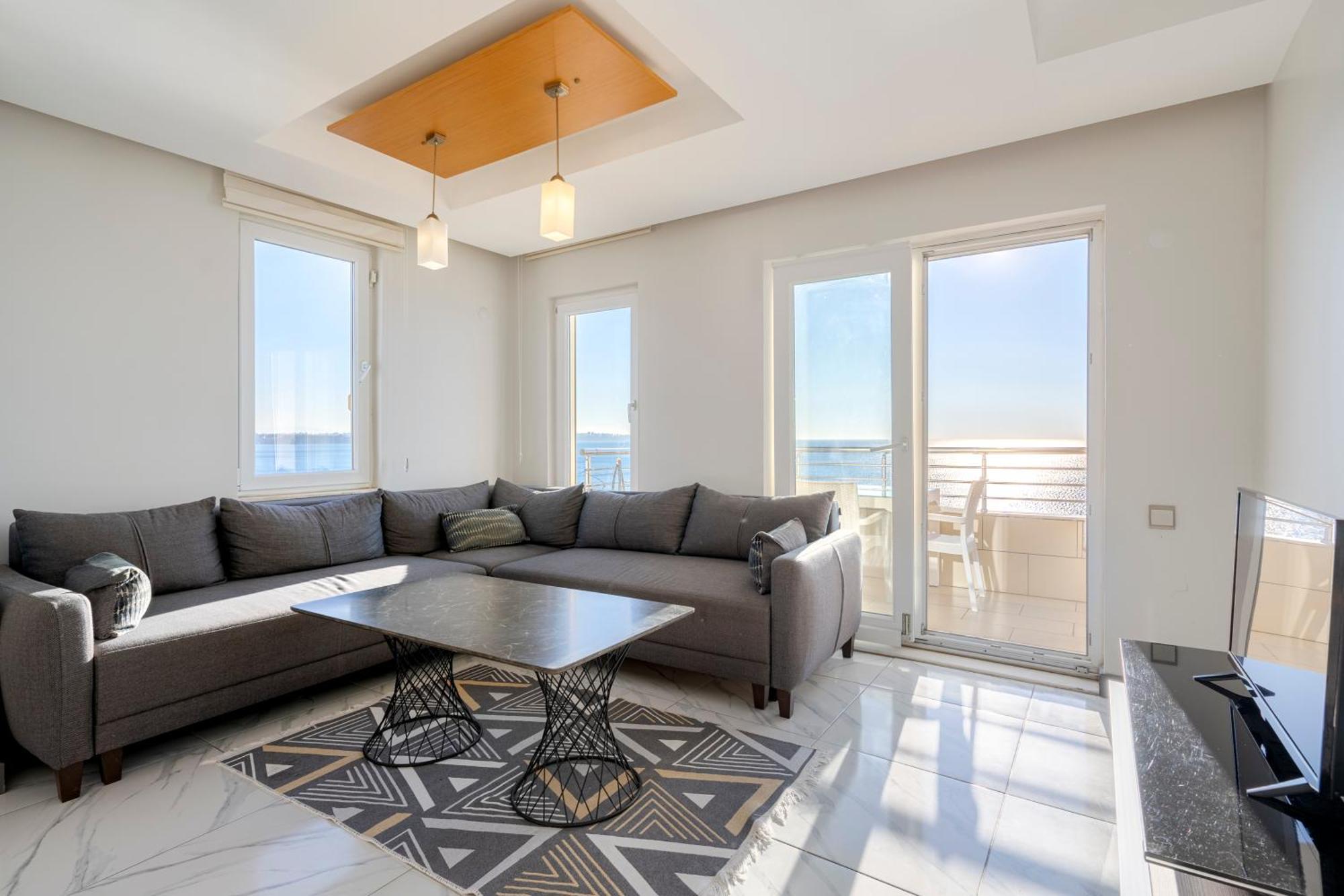 Heart Of The With Unique Views Of The Sea. Apartment