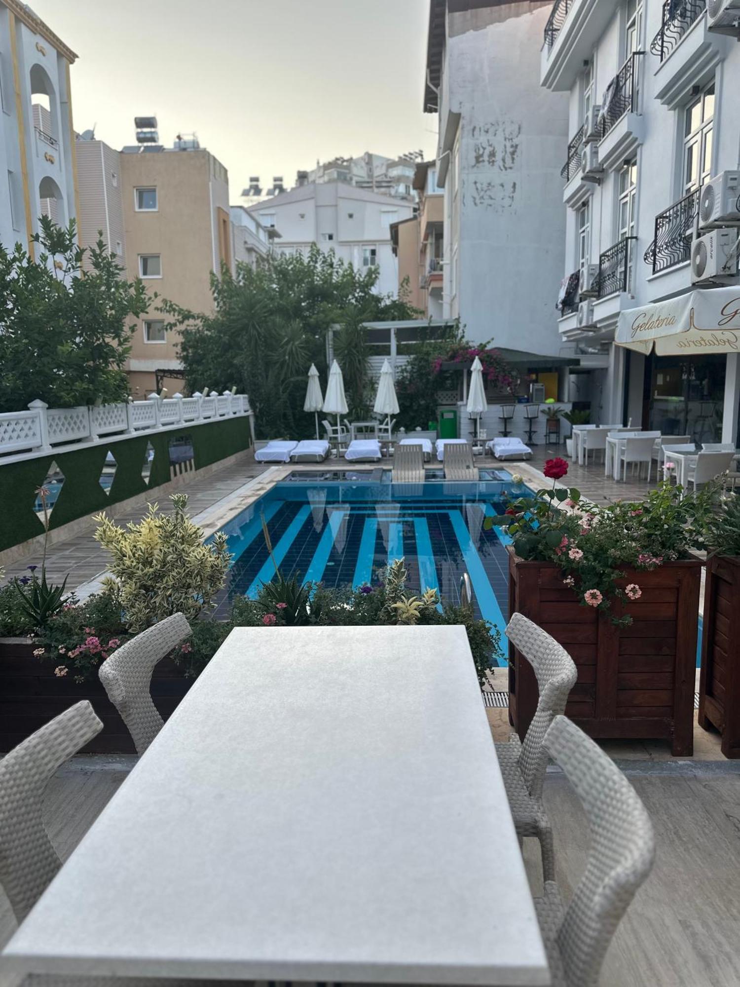 Hotel Serenity 3*