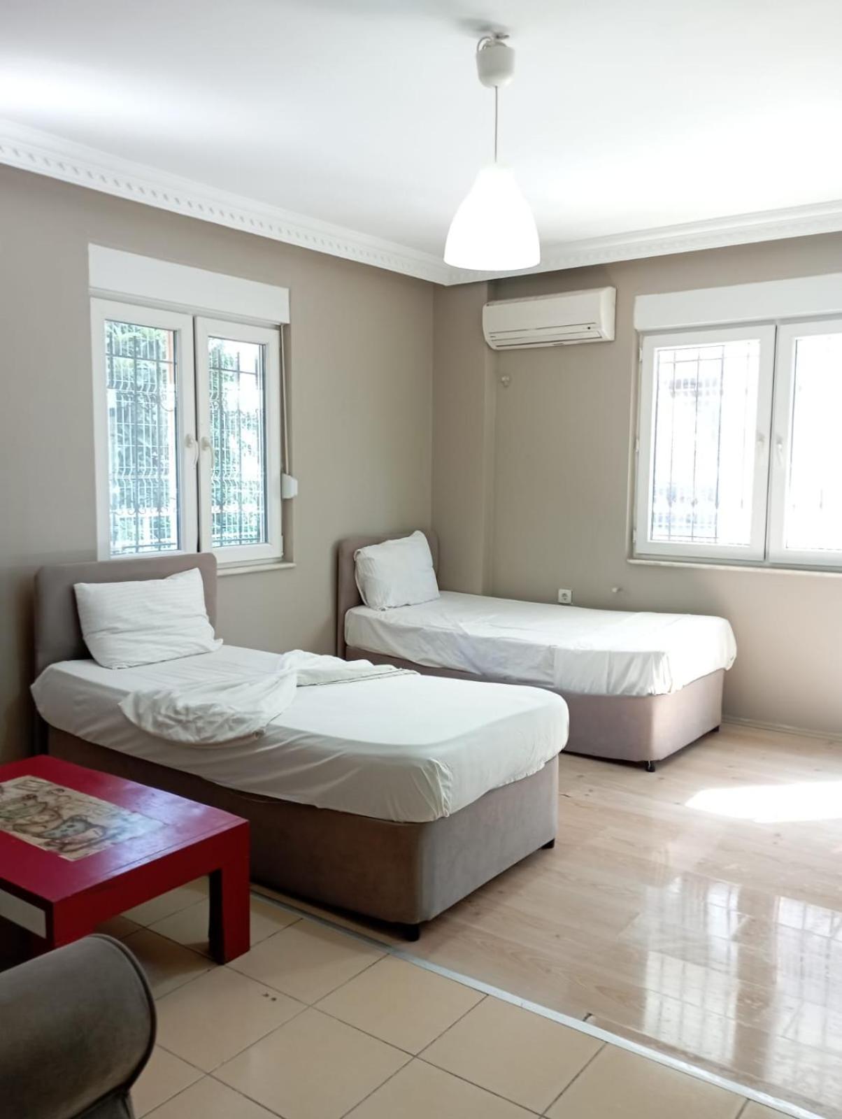 Aparthotel Khan's *