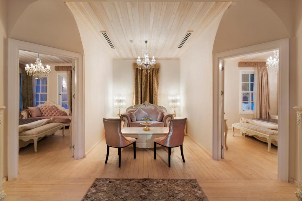 Hotel Elegance East 4*