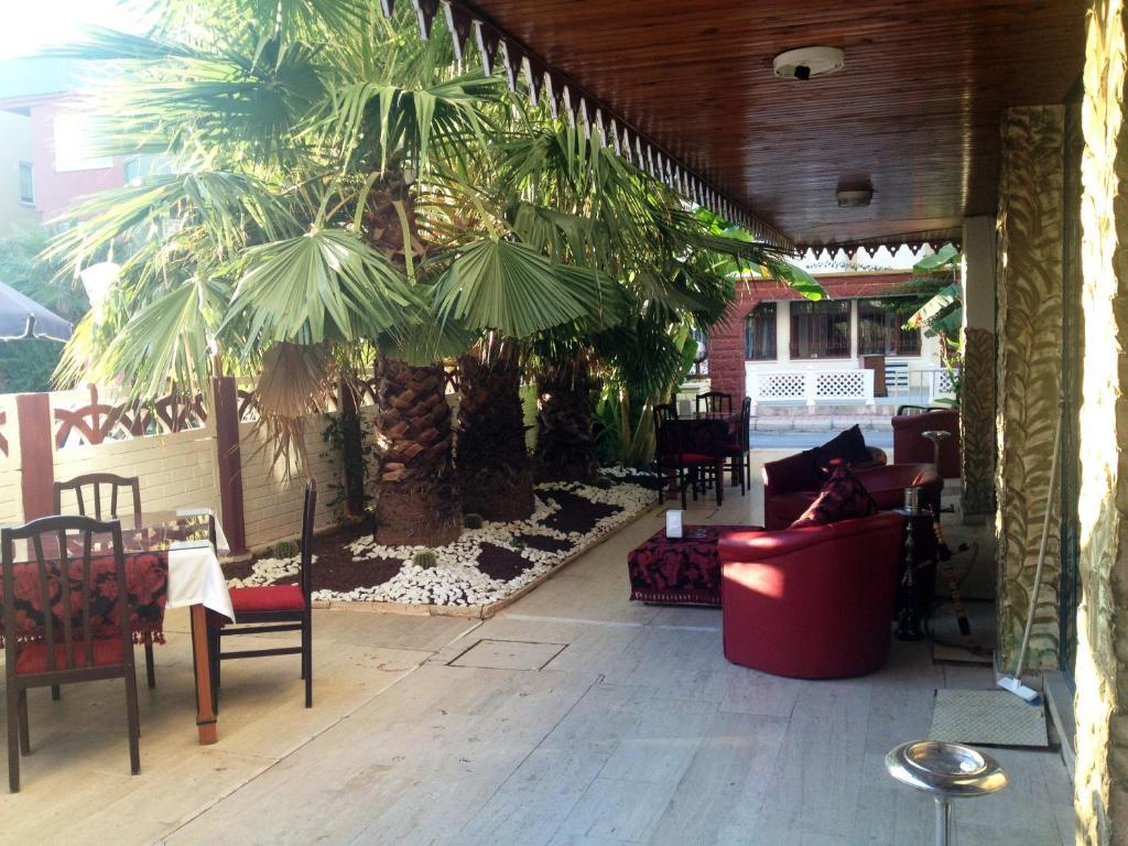Queen Ra Hotel