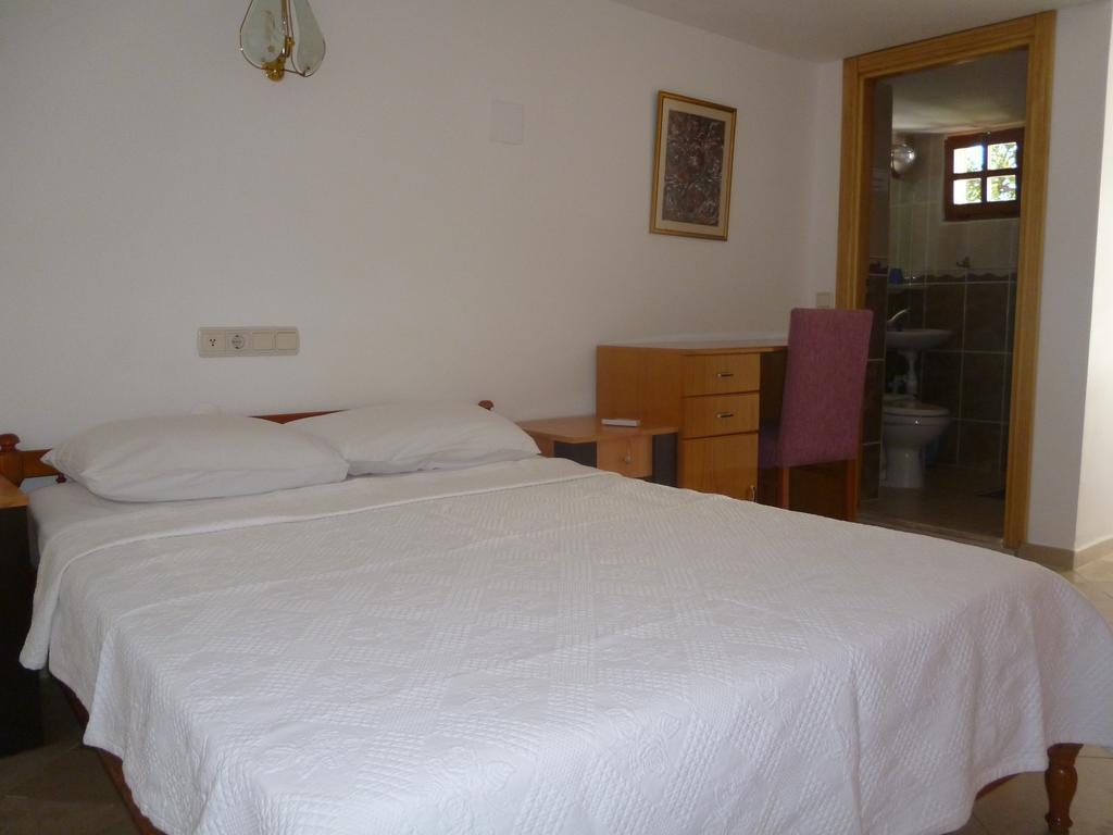 Otel Frankfurt 2*