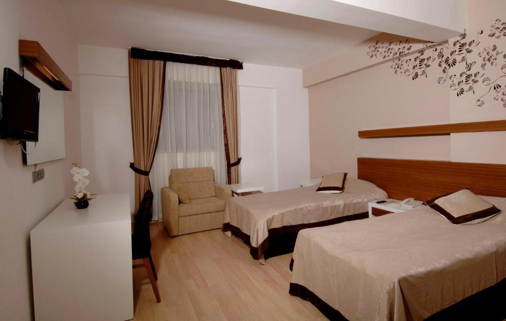 Han Hotel Otel 3*