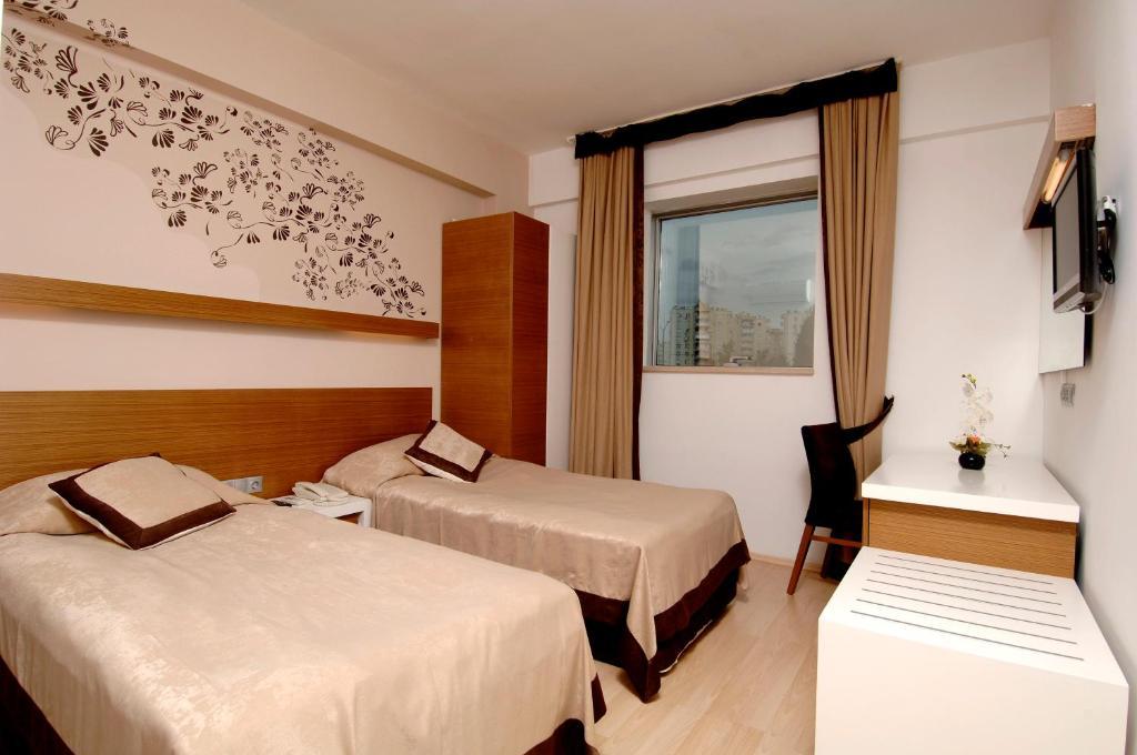 Han Hotel Otel 3*