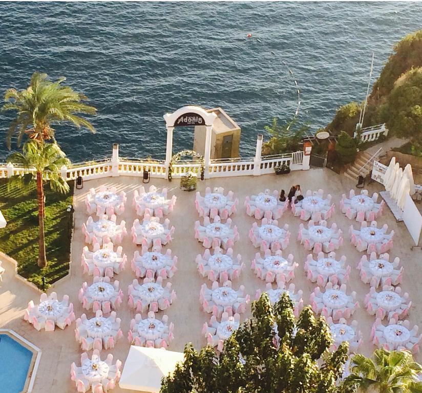 Otel Adonis