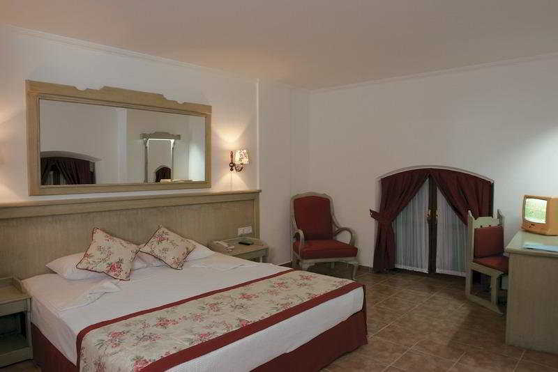 Hotel Adalya Port 4*