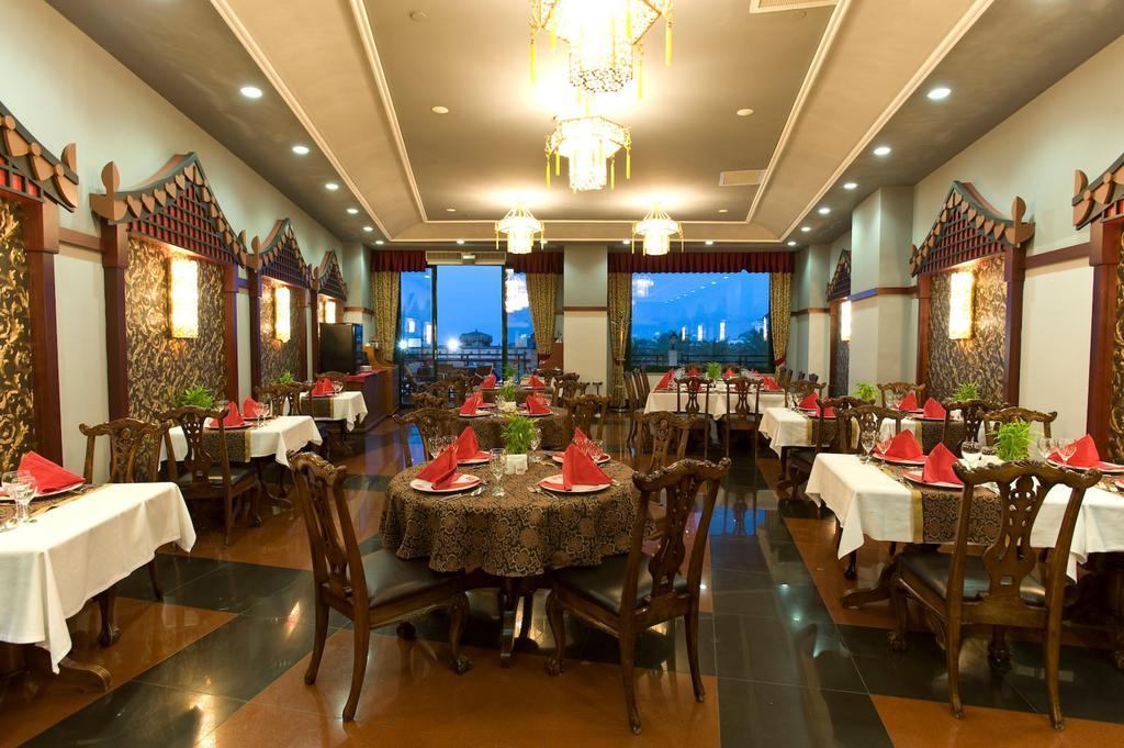 Delphin Palace