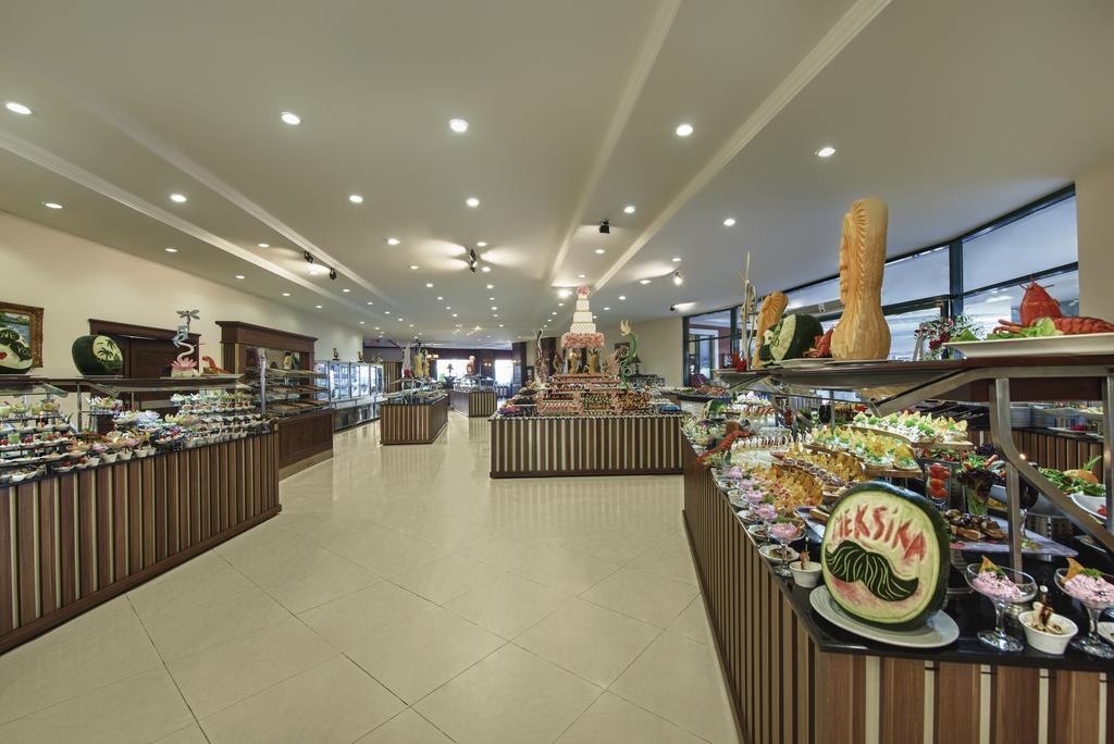 Resort Delphin Palace 5*