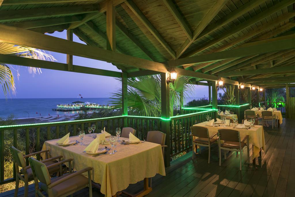 Resort Delphin Palace 5*
