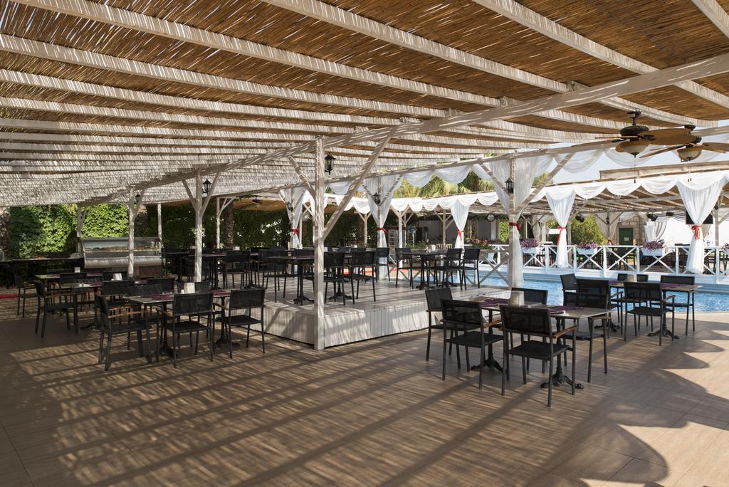 Delphin Palace Resort 5*