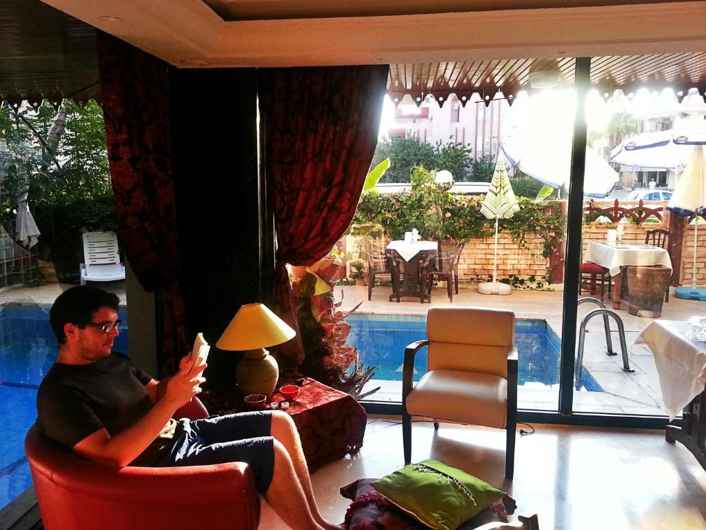 Hotel Queen Ra