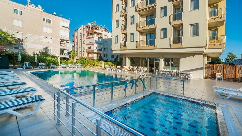 Santa Marina Hotel 3*