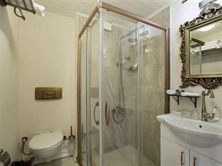 Lavin Hotel