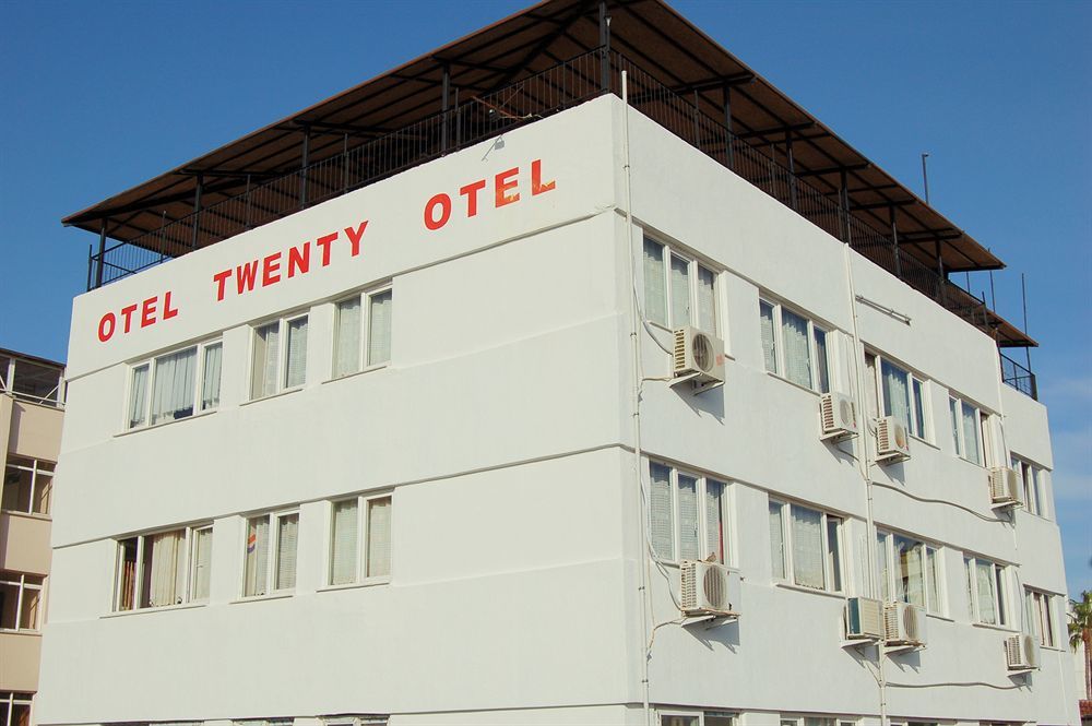 Hotel Twenty 2*